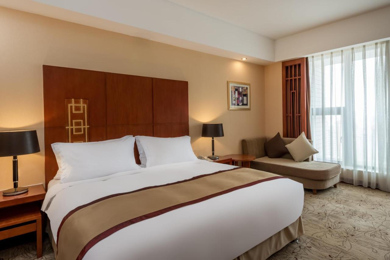 Crowne Plaza Zhanjiang Kang Yi, An Ihg Hotel Exterior photo